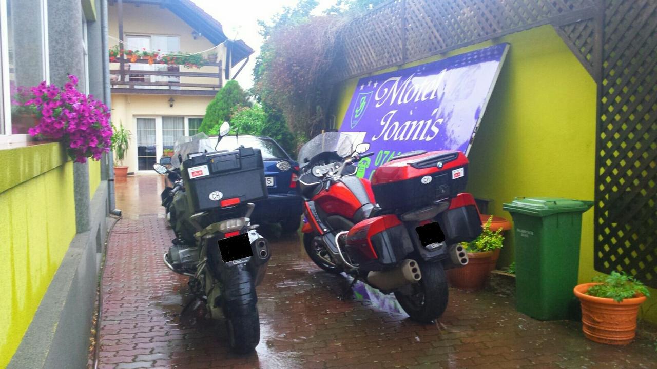 Motel Ioanis Mîndruloc エクステリア 写真