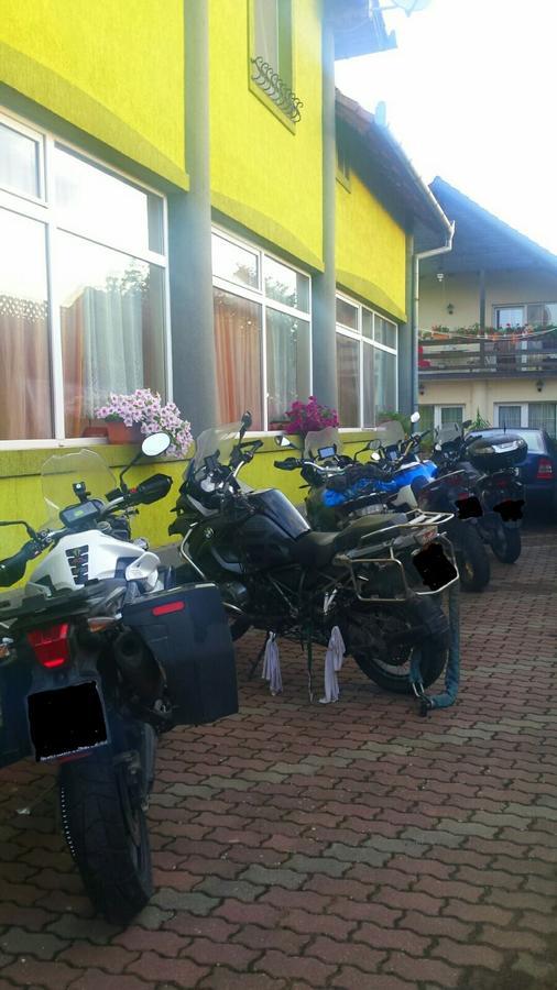 Motel Ioanis Mîndruloc エクステリア 写真