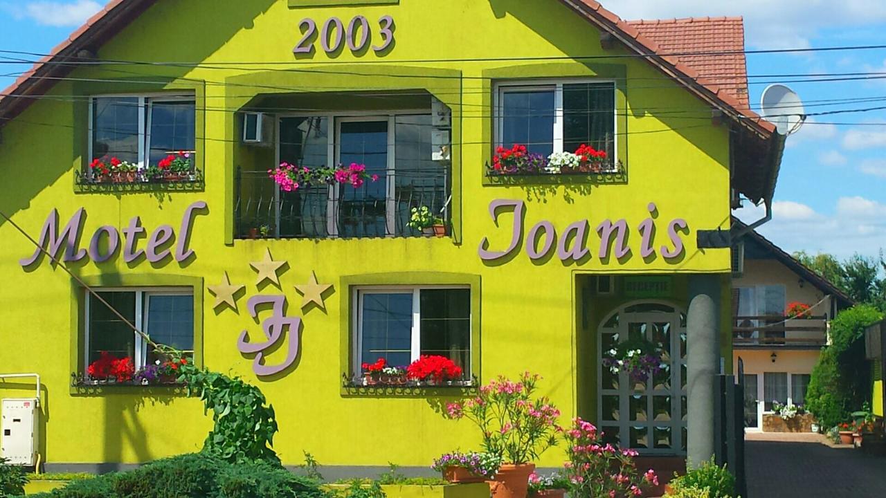 Motel Ioanis Mîndruloc エクステリア 写真